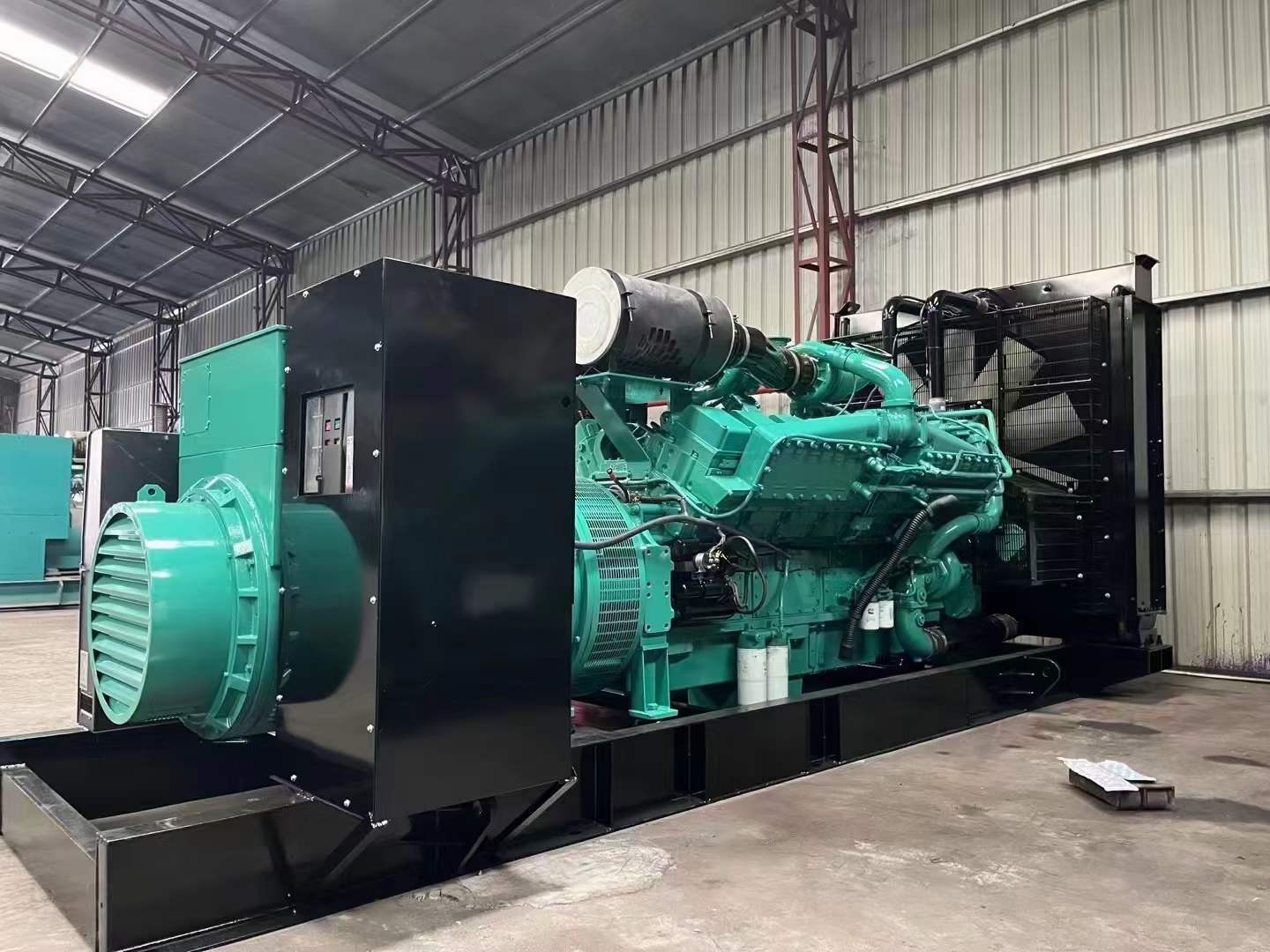 大关如何降低 800kW 柴油发电机输出电流的波动？