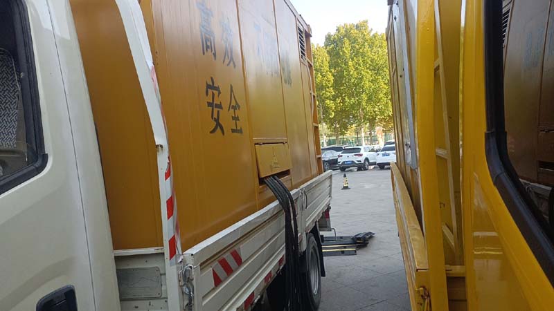 大关如何判断柴油发电机组和UPS电源的切换时间是否符合要求？