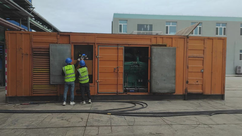 大关如何检查柴油发电机组的机油油位？